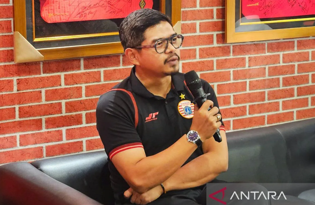 Bambang Pamungkas resmi jadi direktur olahraga Persija, siap satukan visi klub dengan pembinaan pemain muda dan kebutuhan pelatih.