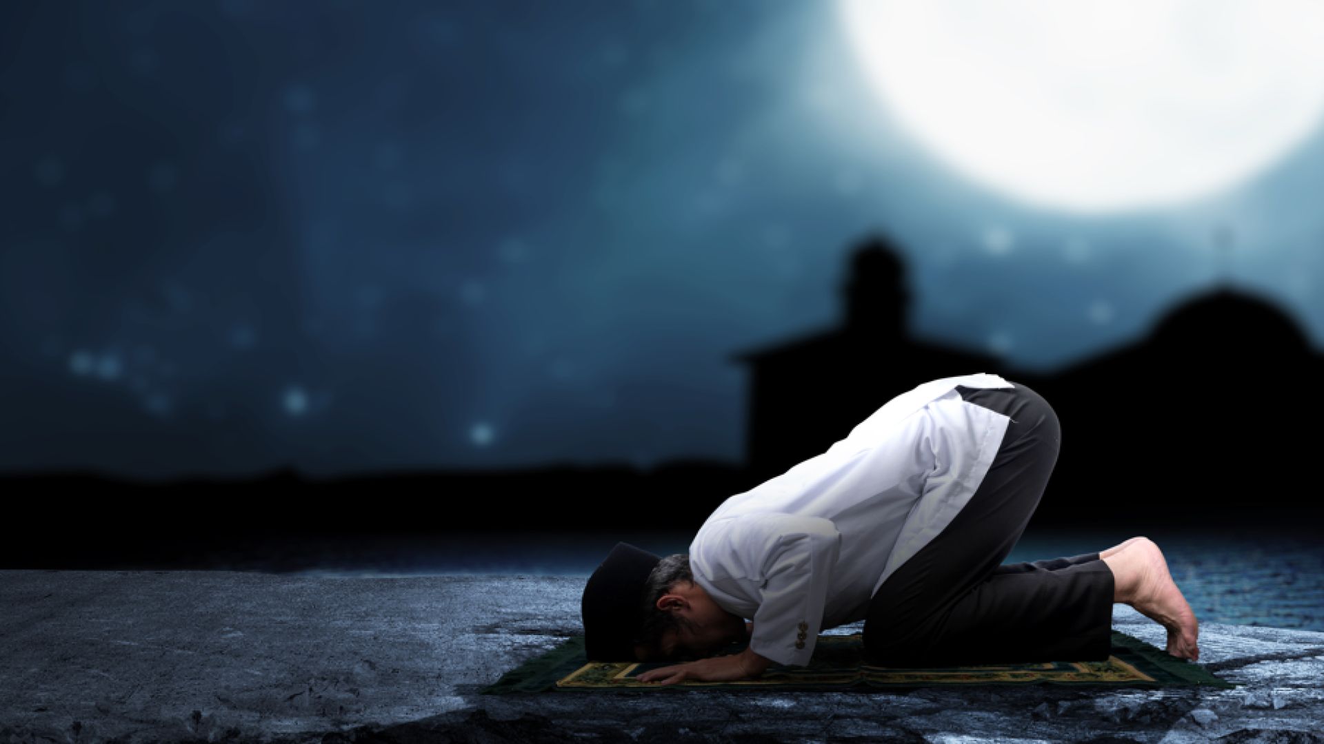 Ilustrasi Menjalankan Sholat Tahajud
