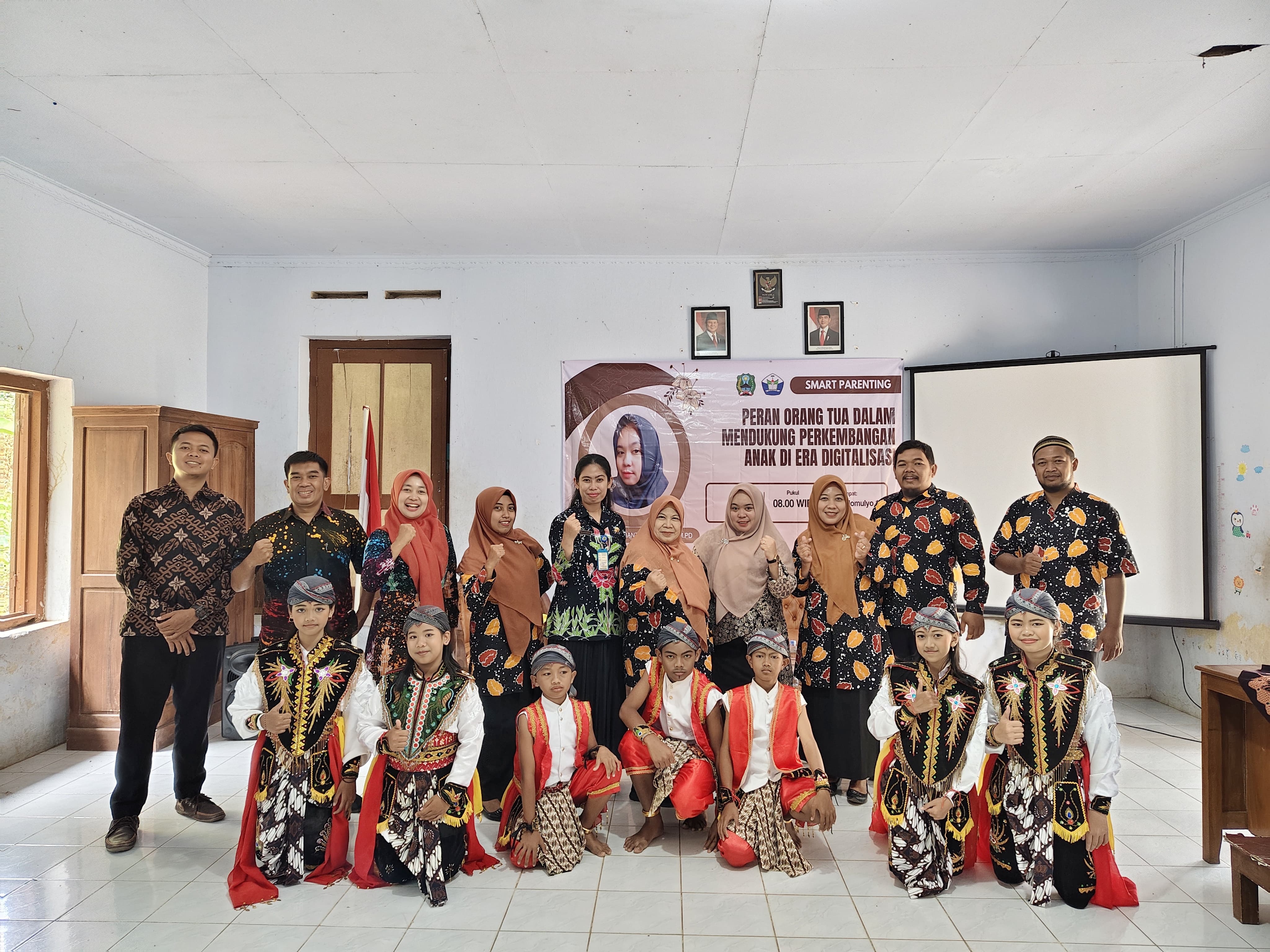 Kegiatan Smart Parenting bertema Peran Orang Tua dalam Mendukung Perkembangan Anak di Era Digitalisasi yang digelar SDN Sidomulyo 1.