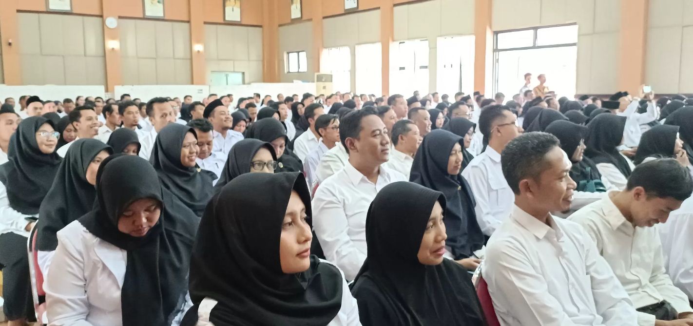 Sejumlah tenaga honorer Pacitan dengan masa kerja di bawah dua tahun belum bisa masuk usulan PPPK paruh waktu. DOK RADAR PACITAN