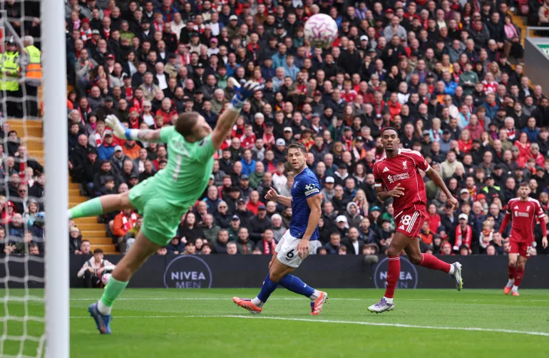 Liverpool unggul 2-0 di babak pertama.