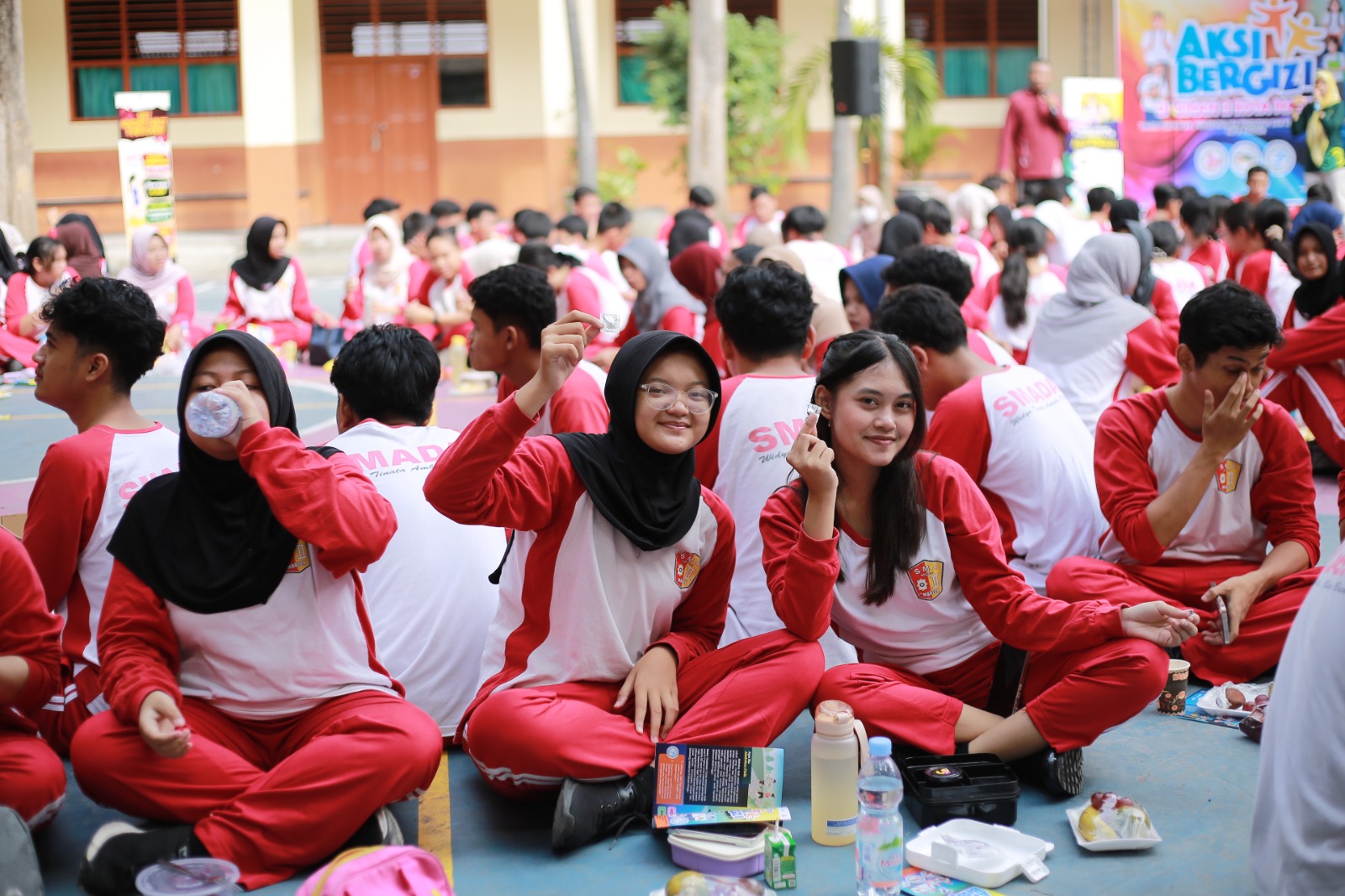 HIDUP SEHAT: Pelajar putri di Kota Madiun diminta untuk rutin mengonsumsi obat tambah darah guna mencegah kasus anemia.
