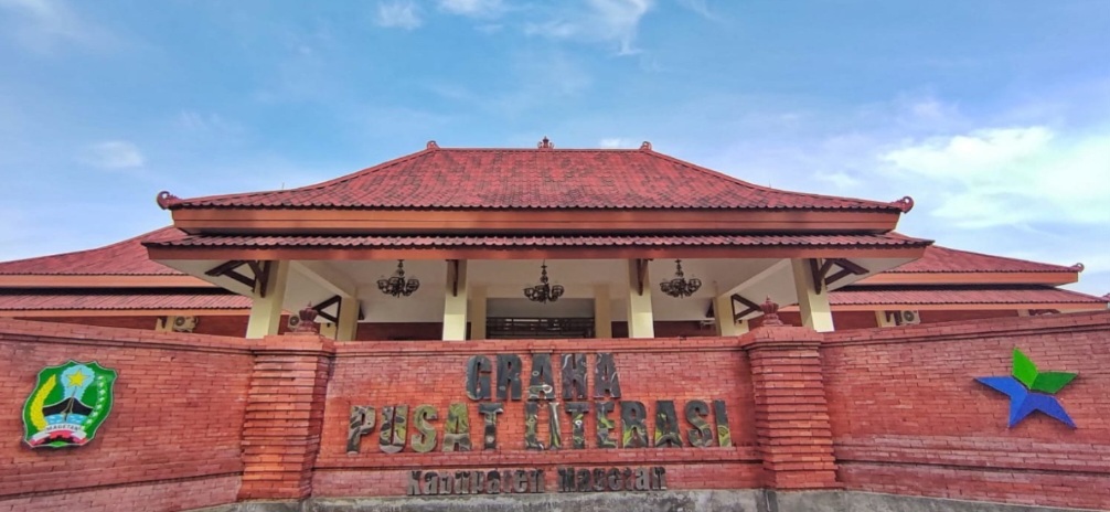Graha Pusat Literasi Magetan hadir sebagai pusat literasi modern di jalur wisata Sarangan dengan ruang baca, teknologi digital, dan suasana pegunungan.