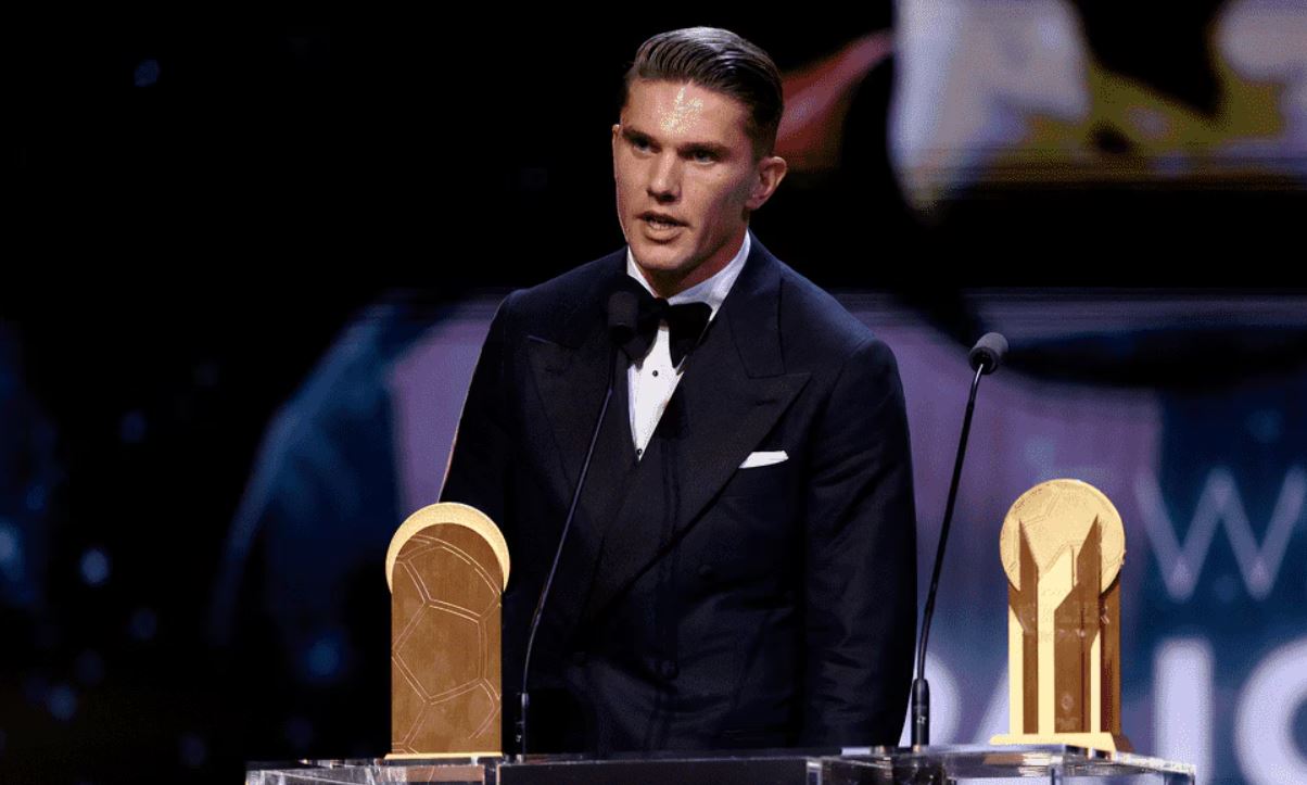 Viktor Gyokeres meraih Gerd Muller Trophy pada penghargaan Ballon d