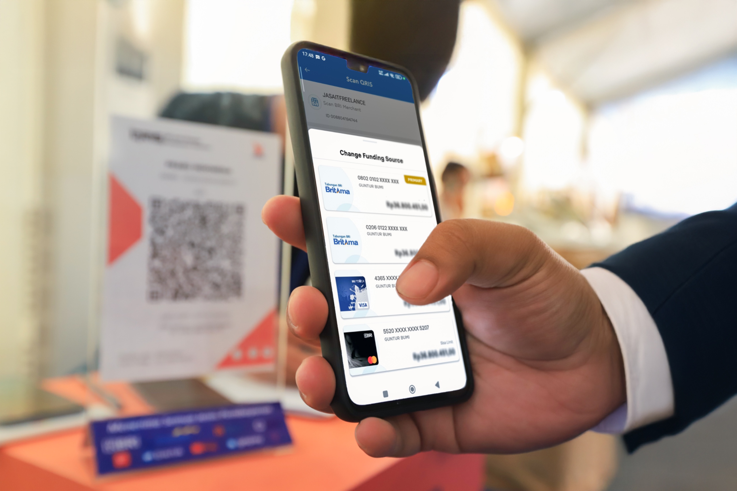 Aplikasi BRImo kini dilengkapi fitur pembayaran QRIS menggunakan Kartu Kredit BRI, memberi fleksibilitas lebih bagi nasabah.