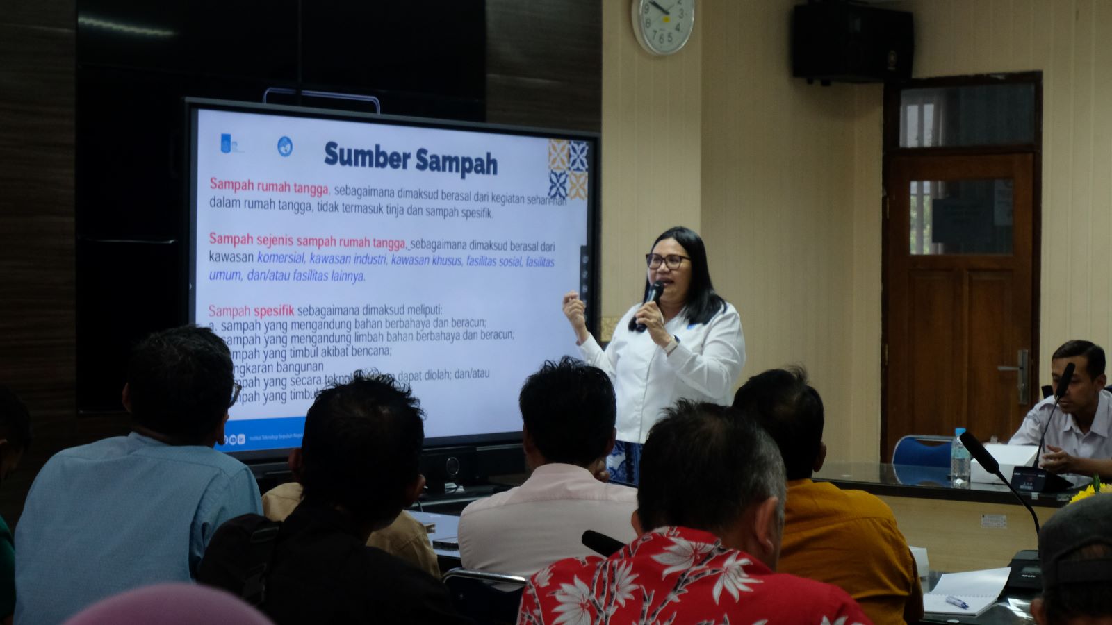 ITS menghadirkan para dosen ahli dalam&nbsp;workshop pemilahan sampah tingkat rumah tangga.