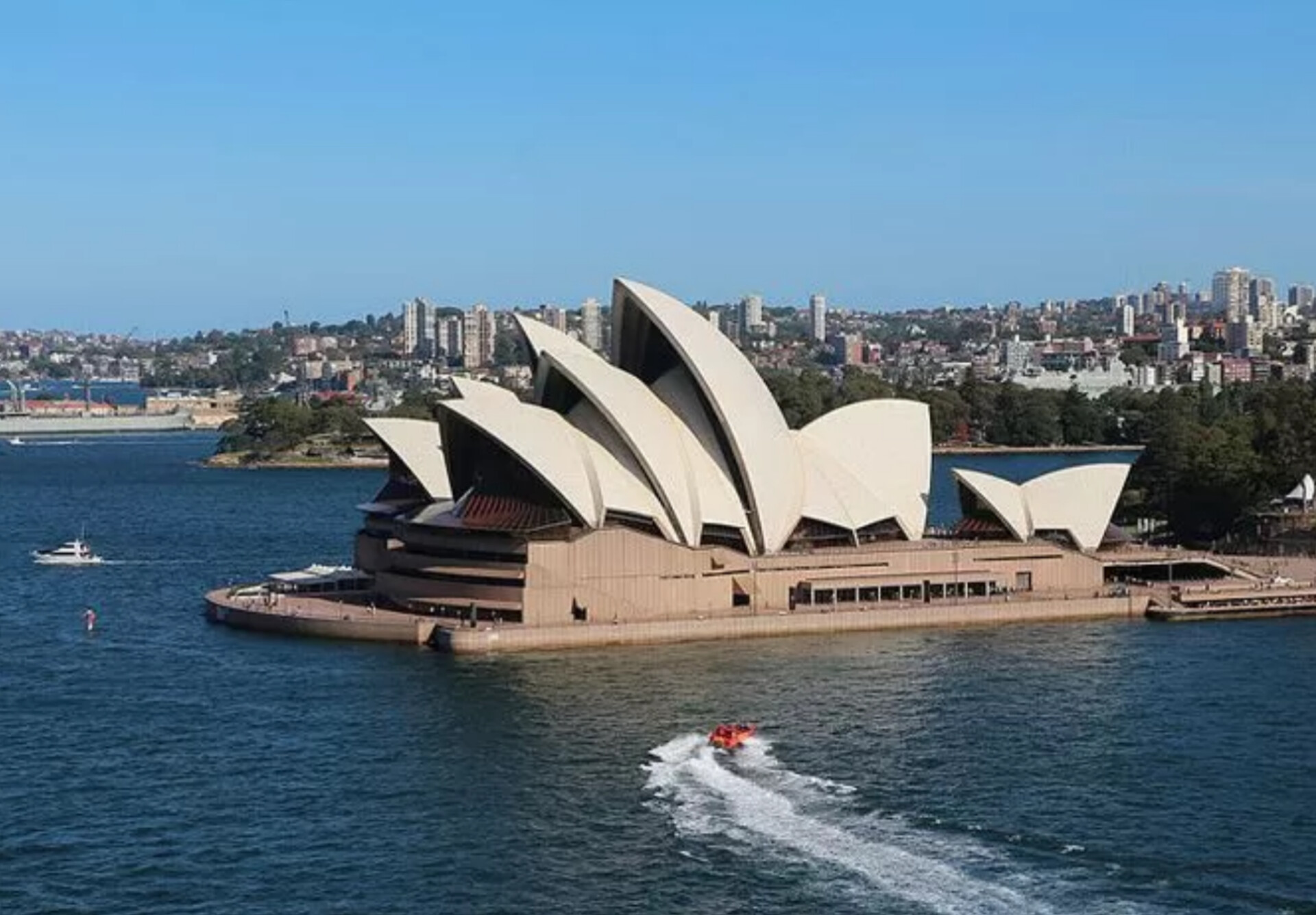 Australia menjadi salah satu negara yang luas tetapi jumlah penduduknya sedikit. ILUSTRASI FOTO: GEDUNG OPERA/JAWA POS