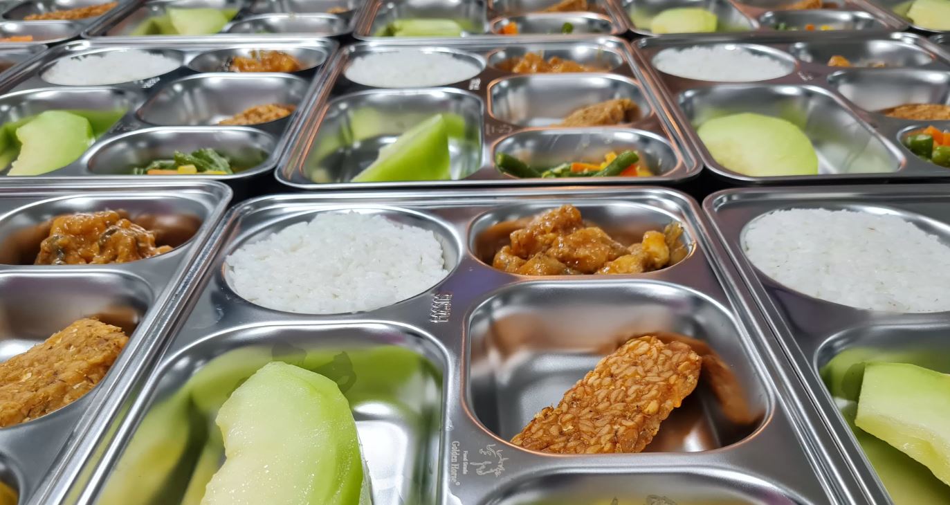 Bupati Ngawi memastikan hasil uji laboratorium yang menyebut dua menu MBG SPPG Kawu positif bakteri nitrit dan menjadi penyebab keracunan siswa.