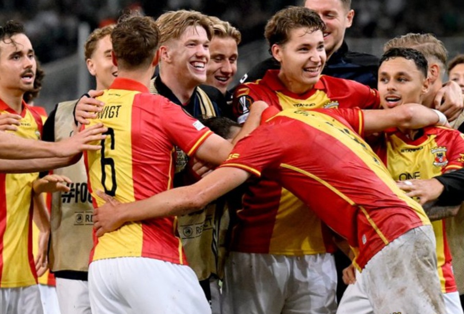 Dean James tampil gemilang dengan dua assist saat Go Ahead Eagles menang 2-1 atas Panathinaikos.