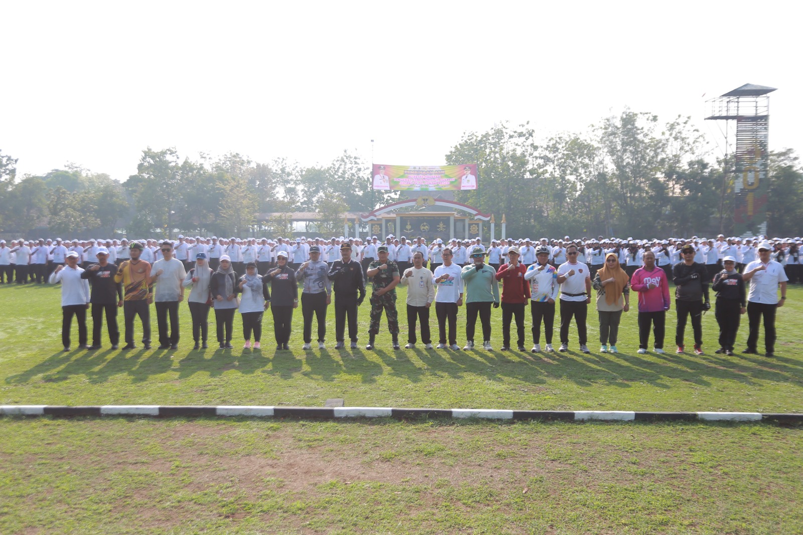 Retreat Rekalibrasi, ASN Dindik Kota Madiun dilatih disiplin dan kepemimpinan. BAGAS BIMANTARA/RADAR MADIUN