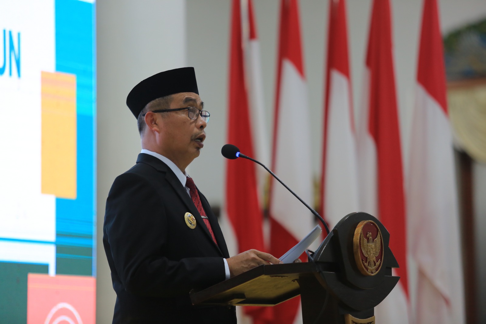 Bupati Madiun Mas Hari Wur melantik 98 ASN tahap II di Ruang Eka Kapti. ASN diminta bekerja dengan hati dan ringan tangan. DOK RADAR MADIUN