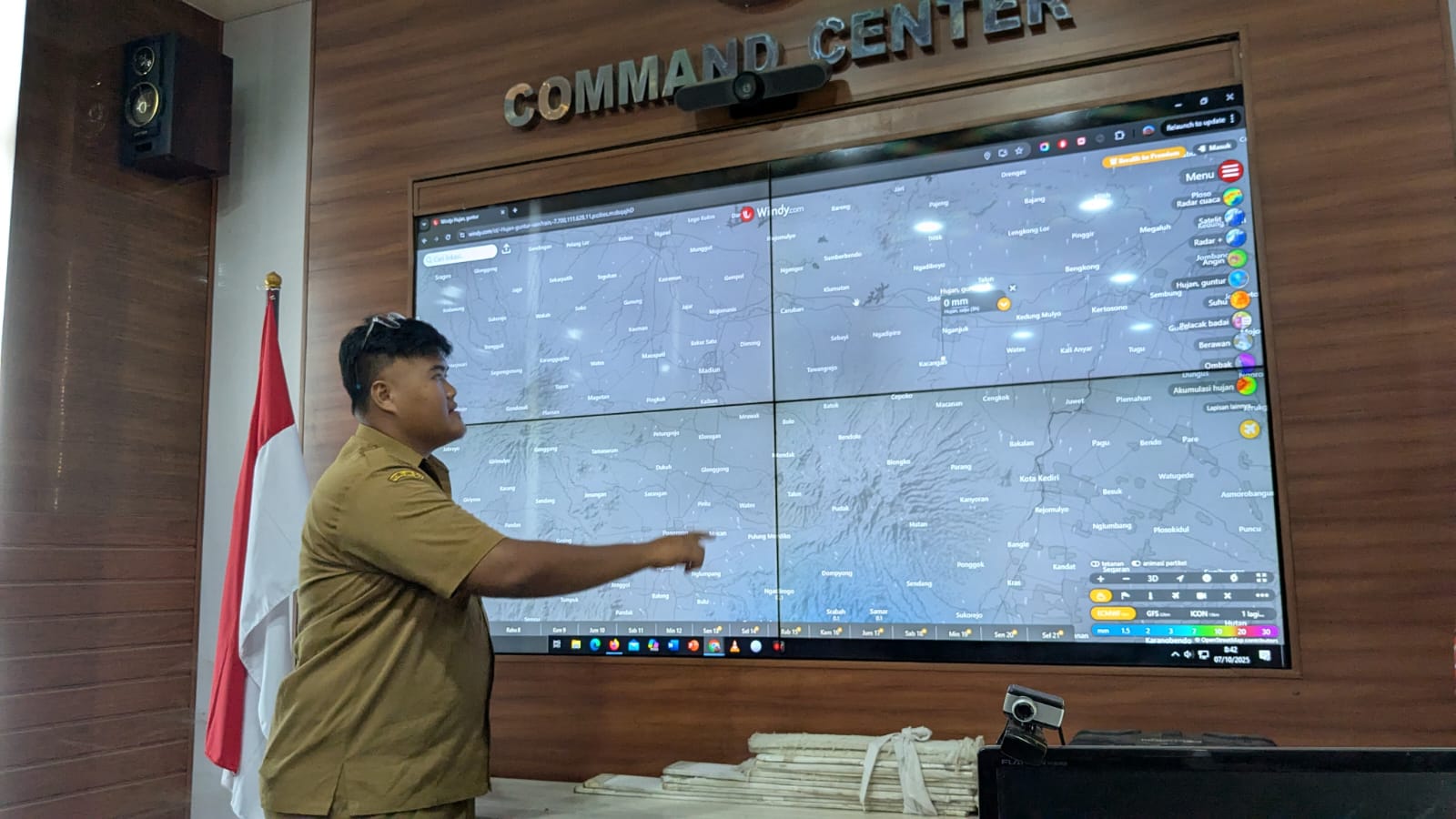 BPBD Kabupaten Madiun menyiagakan personel dan relawan menghadapi potensi bencana musim hujan. DIAN RAHAYU/RADAR MADIUN