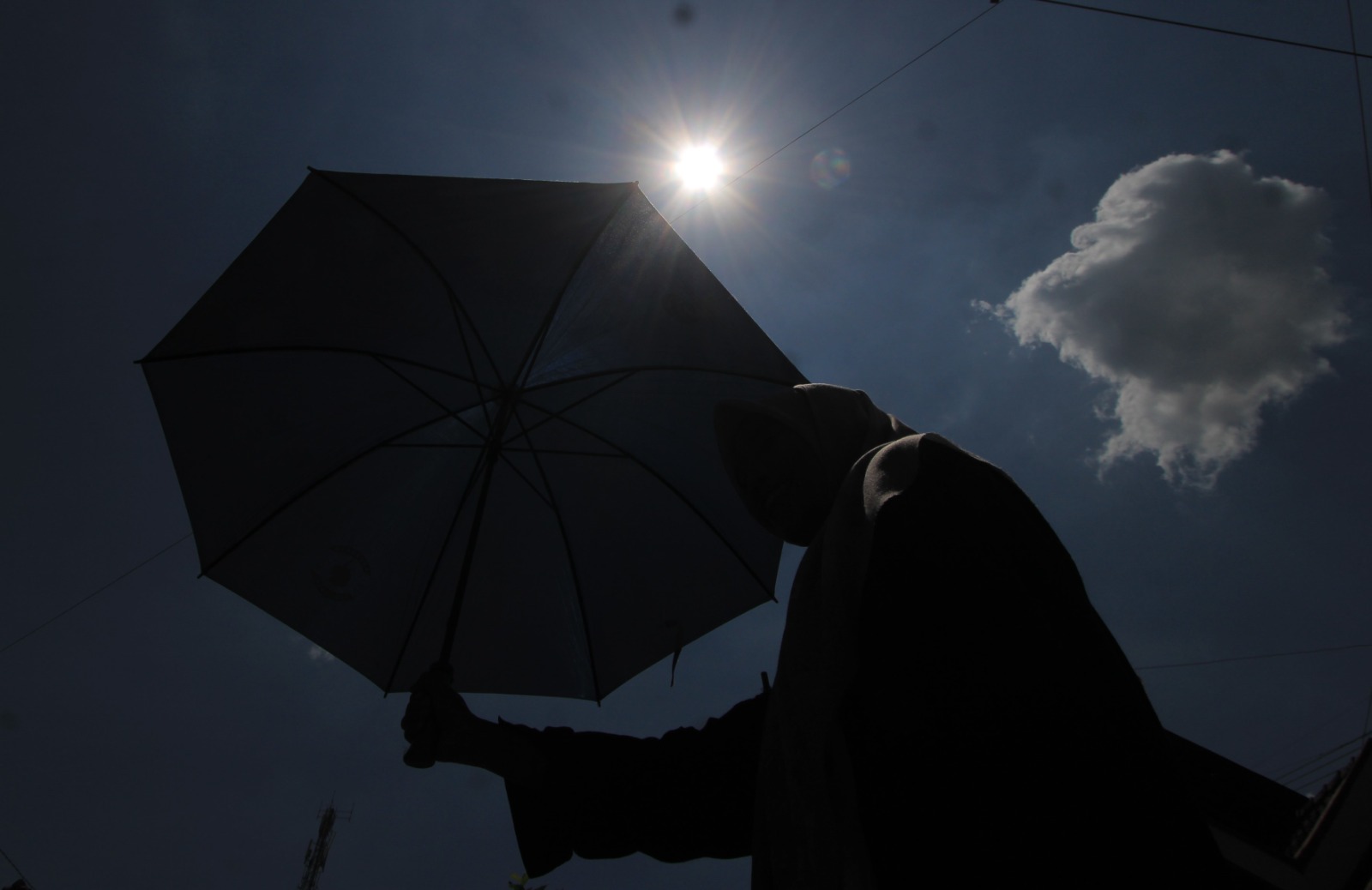 Cuaca di Magetan beberapa hari terakhir terasa panas menyengat dengan suhu siang mencapai 35 derajat Celsius. AJI PUTRA/RADAR MAGETAN