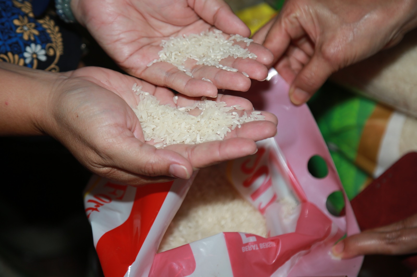 Sebanyak 836 ton sudah digelontor ke berbagai pasar tradisional di Kota Madiun untuk menekan harga. BAGAS BIMANTARA/RADAR MADIUN