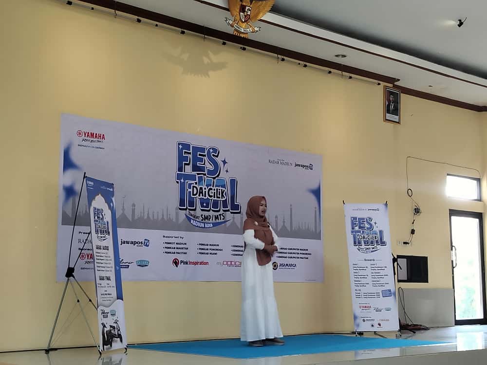 Yulima Isna Afifah dari MTsN 11 Ngawi.