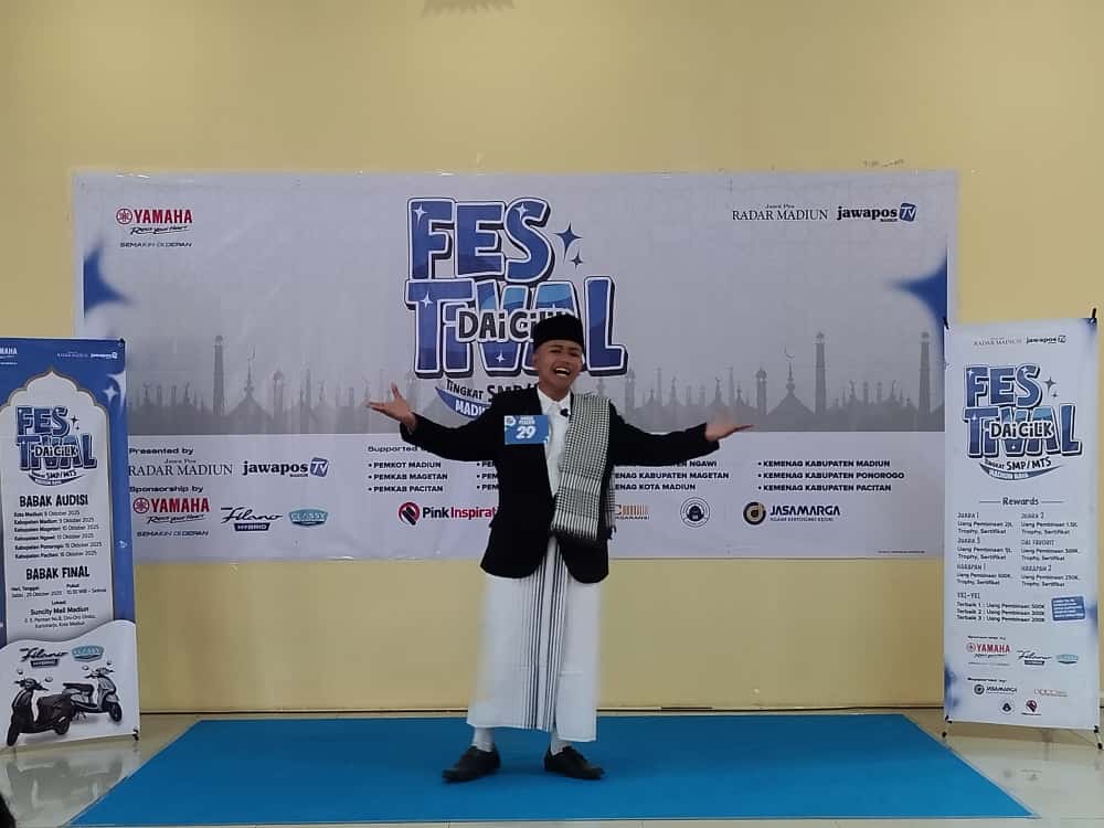 Musthofa Dwi Farhan dari  MTsN 6 Ngawi