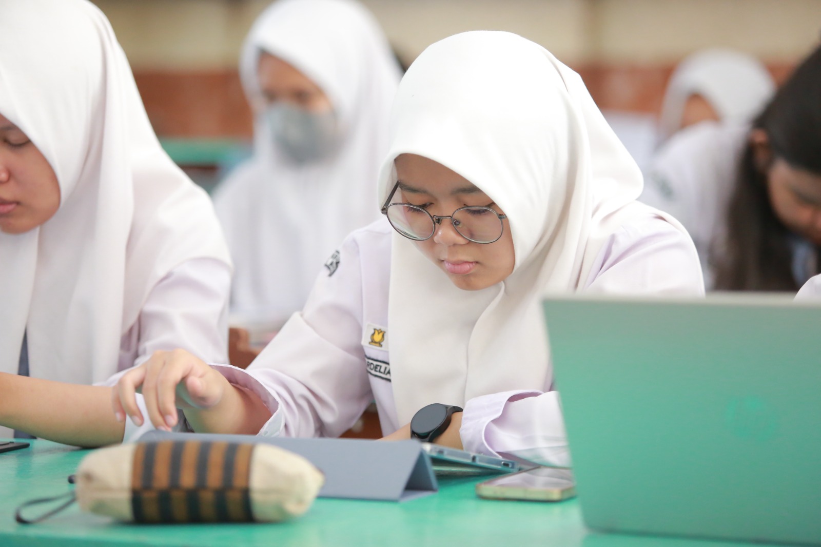 Ratusan siswa SMA/SMK di Madiun serius mengikuti TKA Challenge 2025 yang digelar Jawa Pos Radar Madiun bersama Genza Education. BAGAS BIMANTARA/RADAR MADIUN