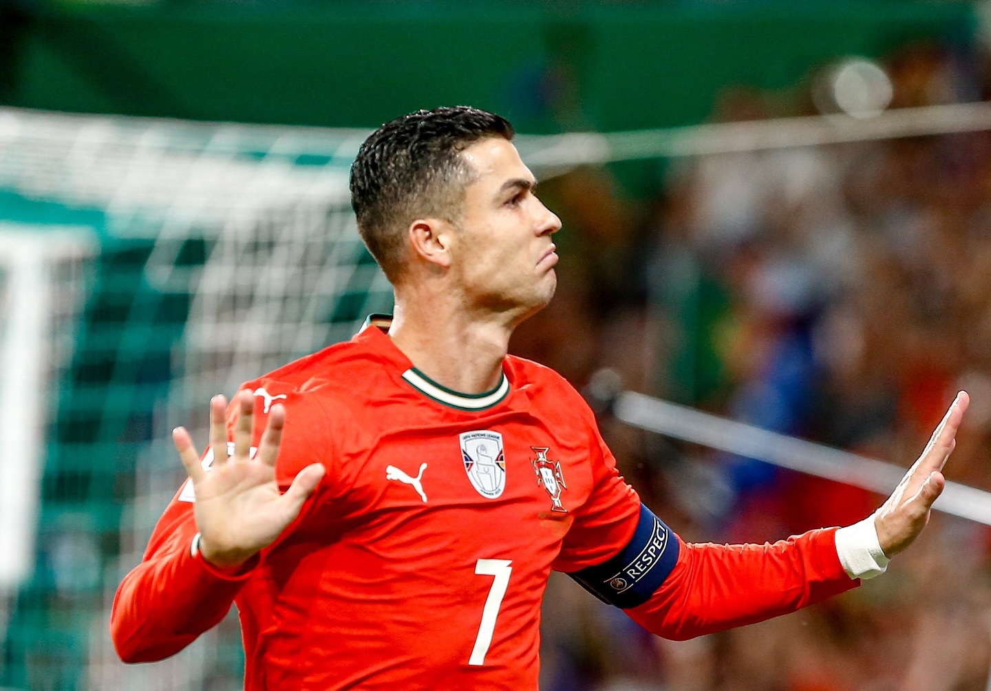 Ronaldo cetak brace tadi malam.