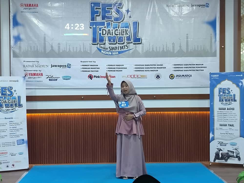 Putri Naila Rahma dari MTsS Al Anwar Pacitan