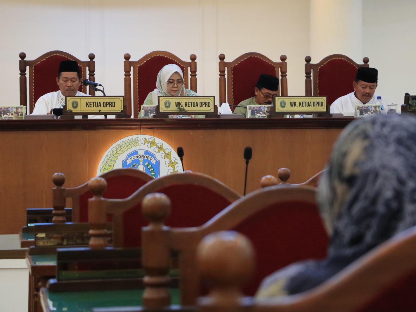 DPRD Ponorogo menggelar sidang paripurna penyampaian raperda penyertaan modal Perumda Sari Gunung di ruang rapat utama, kemarin (20/10). SUGENG DWI N./JAWA POS RADAR PONOROGO