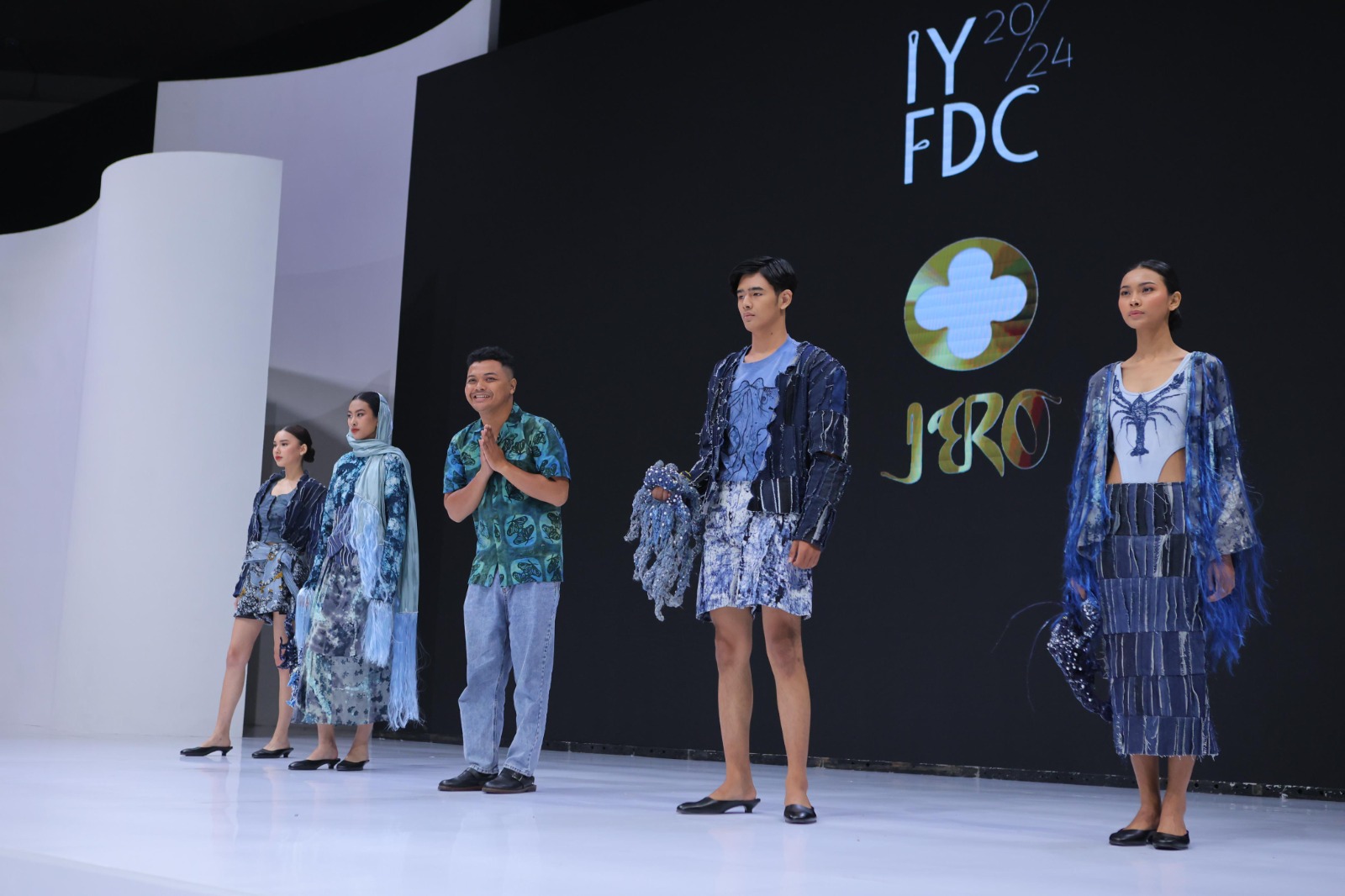 Anggi Putra Harsa, Ketua Paguyuban Batik Magetan, dikenal lewat brand JERO yang menampilkan filosofi personal dan budaya lokal. ISTIMEWA