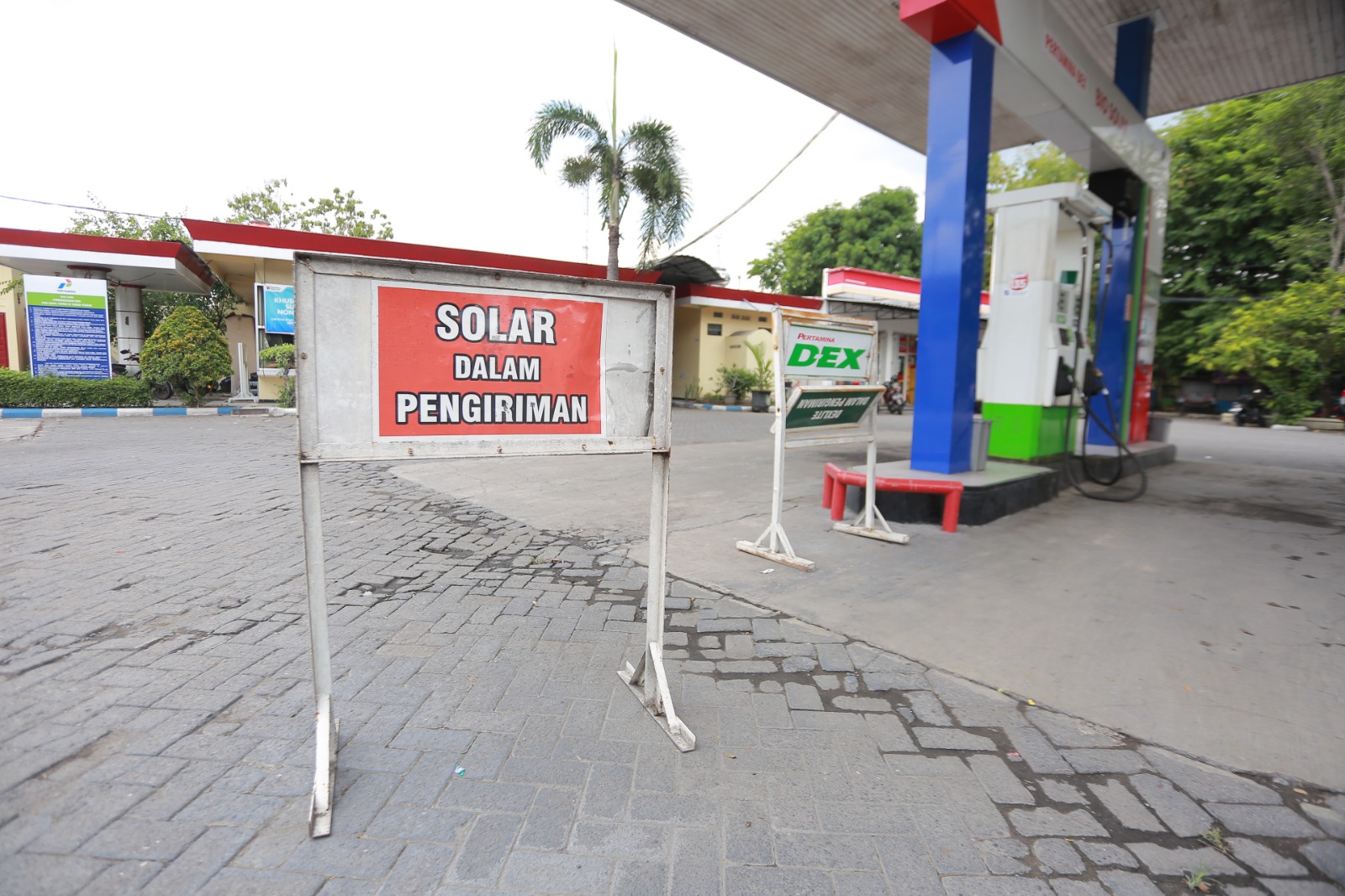 Sejumlah SPBU di Kota Madiun sempat kehabisan stok BBM solar akibat lonjakan permintaan yang meningkat hingga 150 persen. BAGAS BIMANTARA/JAWA POS RADAR MADIUN