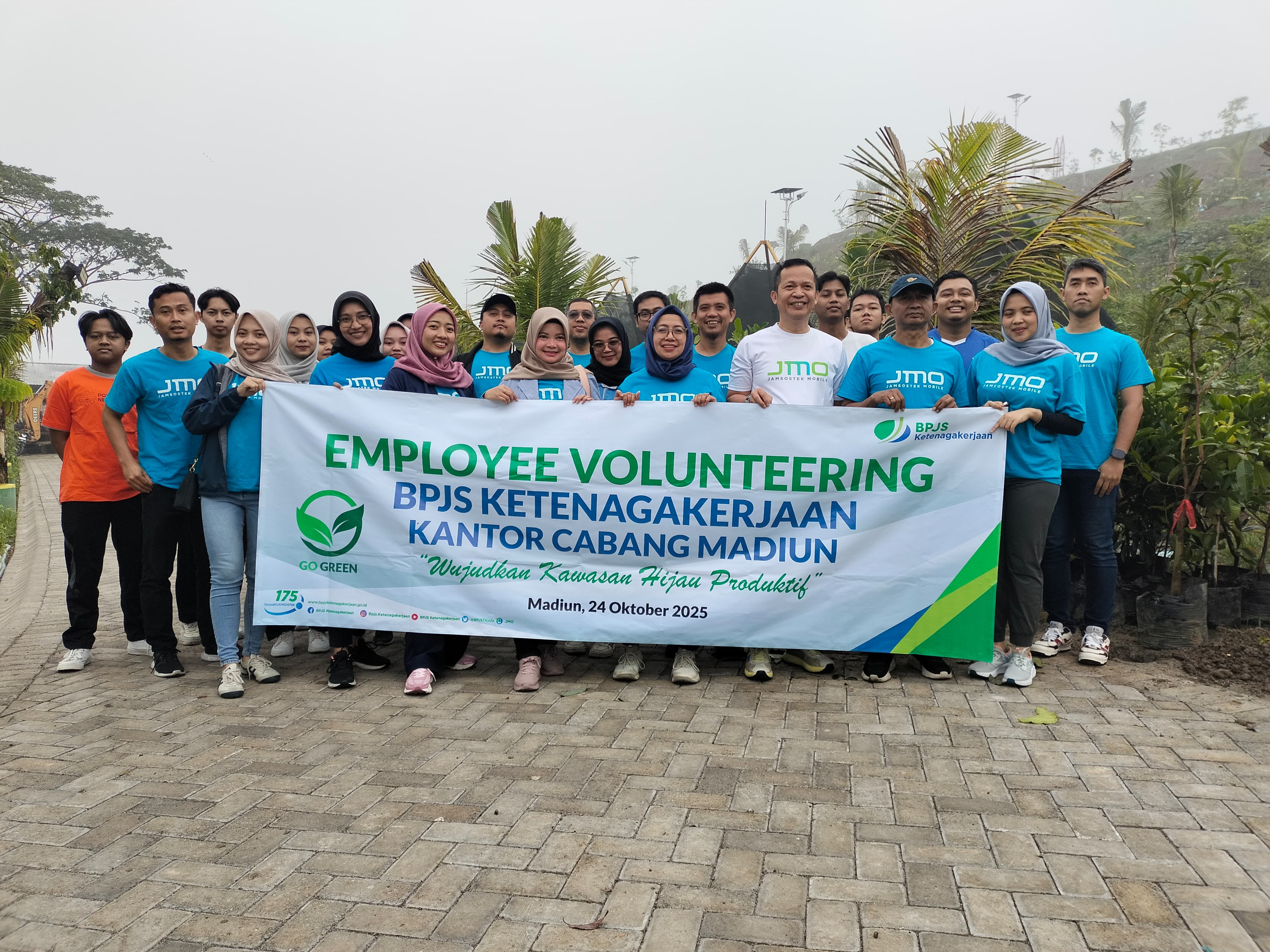 Employee Volunteering yang dilaksanakan BPJS Ketenagakerjaan Madiun di TPA Winongo.
