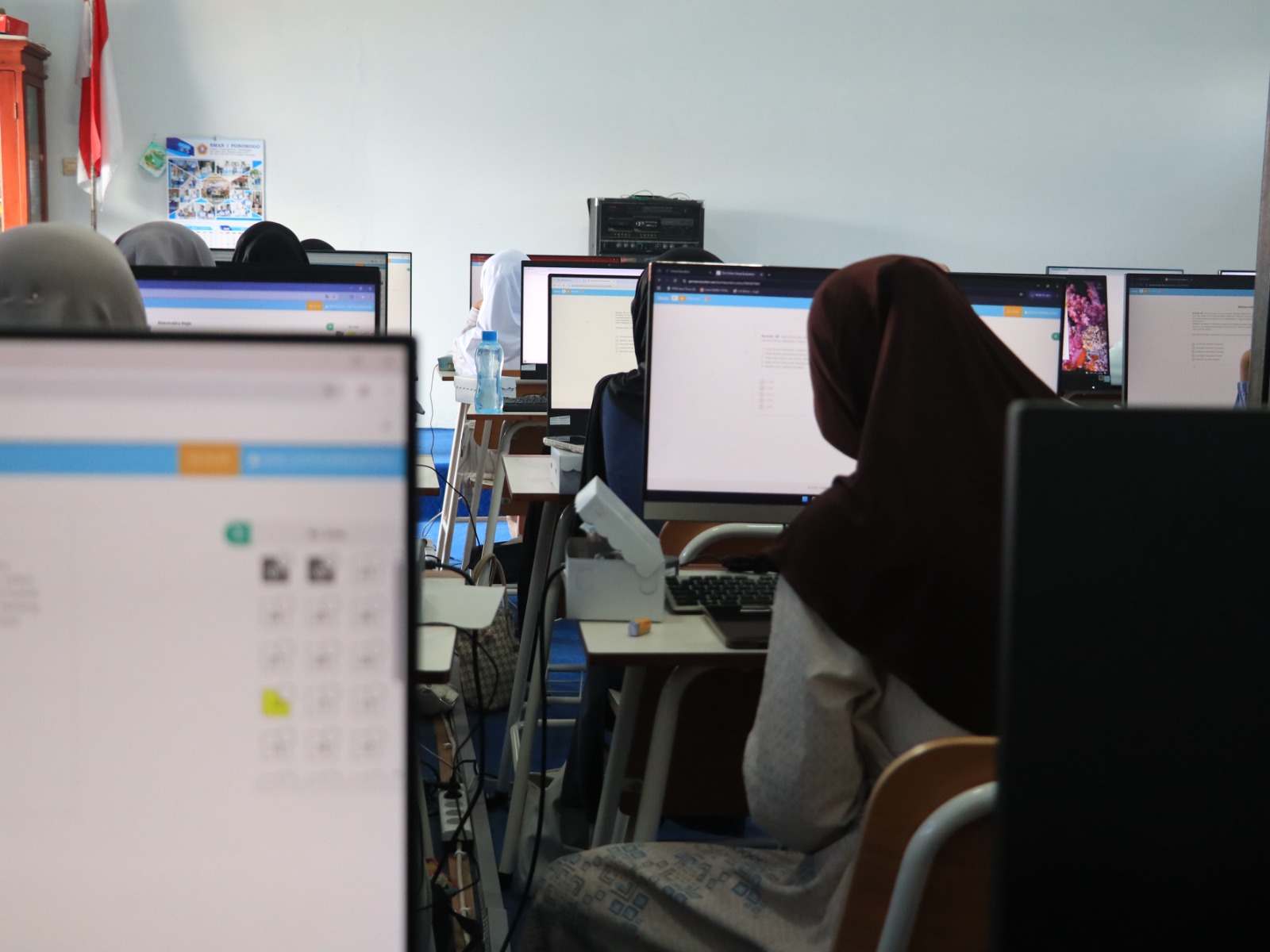 Puluhan siswa SMAN 1 Ponorogo mengikuti tryout TKA yang digelar Jawa Pos Radar Madiun sebagai persiapan menghadapi ujian nasional versi baru. DOK RADAR PONOROGO