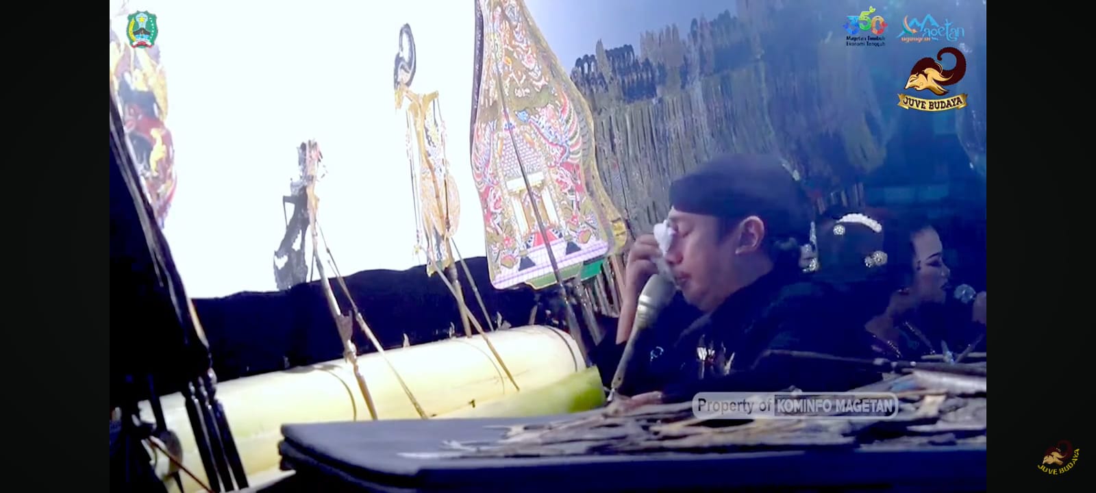Ki Bayu Aji menangis saat pagelaran wayang kulit Hari Jadi Magetan.