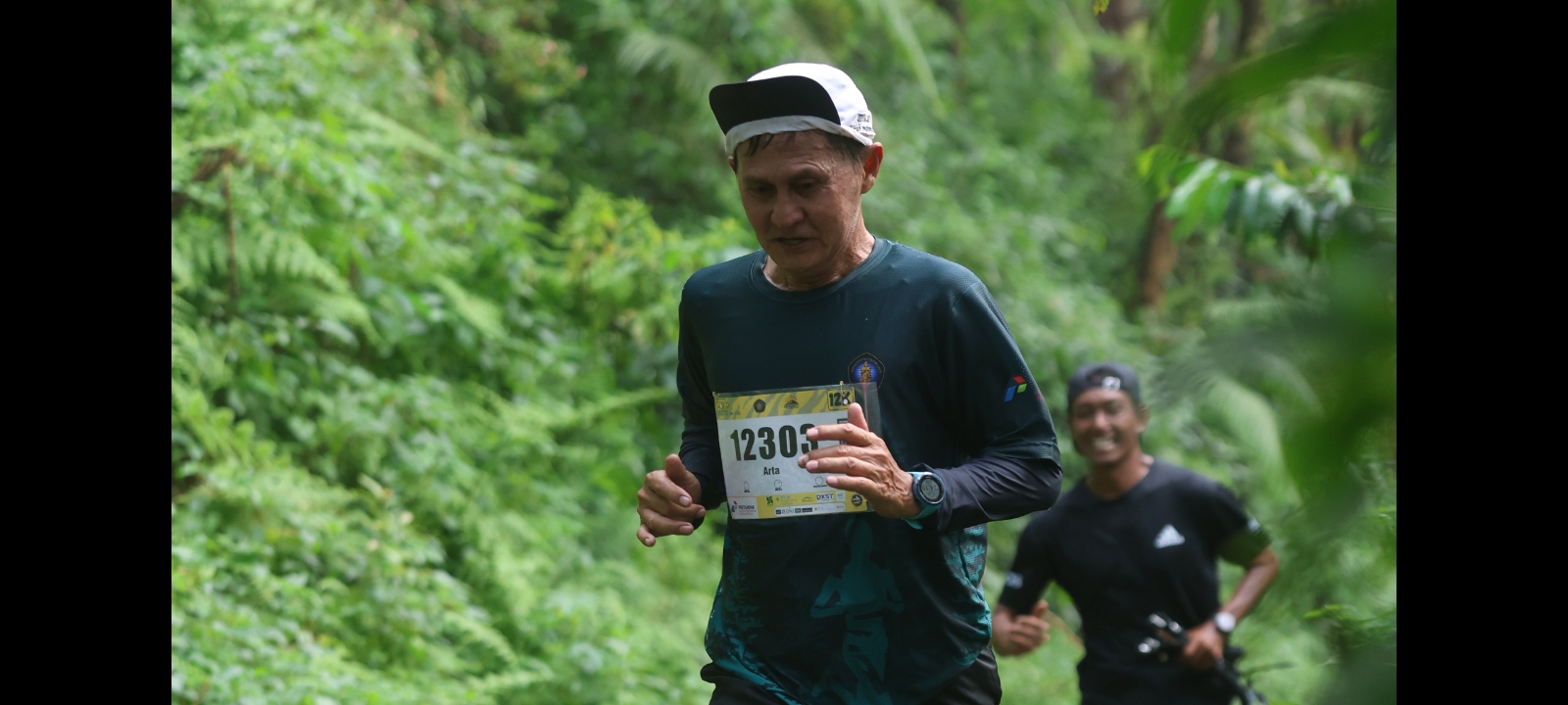 SEMANGAT: Perjuangan peserta UB Forest Trail Run melibas trek pegunungan.