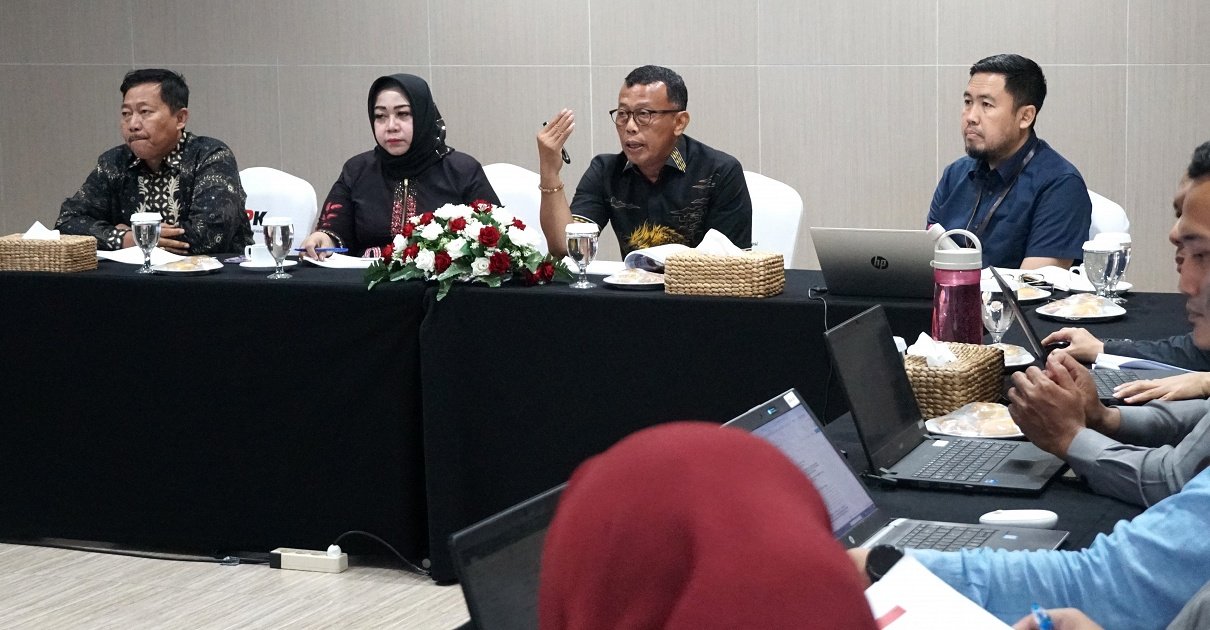 KPK bersama jajaran Pemkab Ponorogo dalam audiensi Korsup Wilayah III di Gedung Merah Putih, Jakarta, membahas transparansi dan penguatan sistem antikorupsi. FOTO: KPK