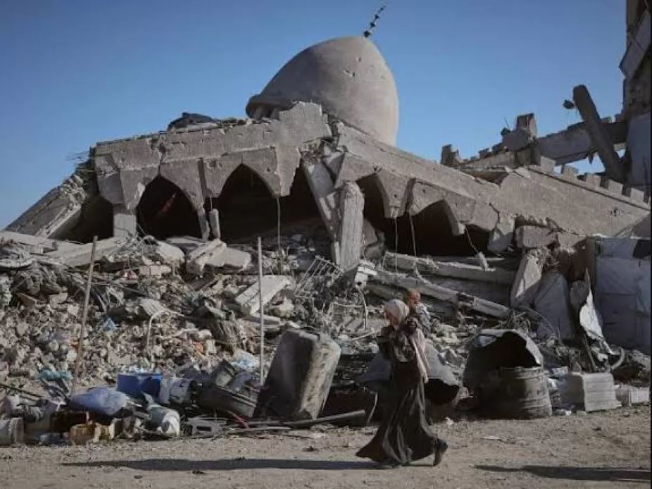 Israel kembali langgar gencatan senjata. Empat warga sipil Gaza terluka dalam serangan udara di kamp pengungsi Nuseirat.