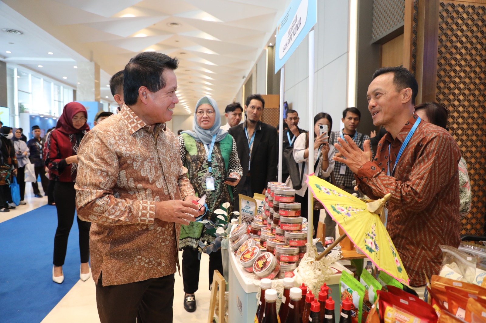 BRI menyalurkan KUR Rp130,2 triliun hingga September 2025, mayoritas ke sektor produksi terutama pertanian.