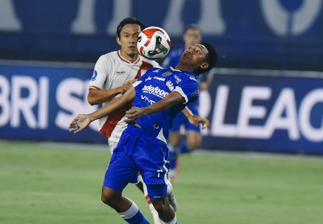 Persib menang 2-0.
