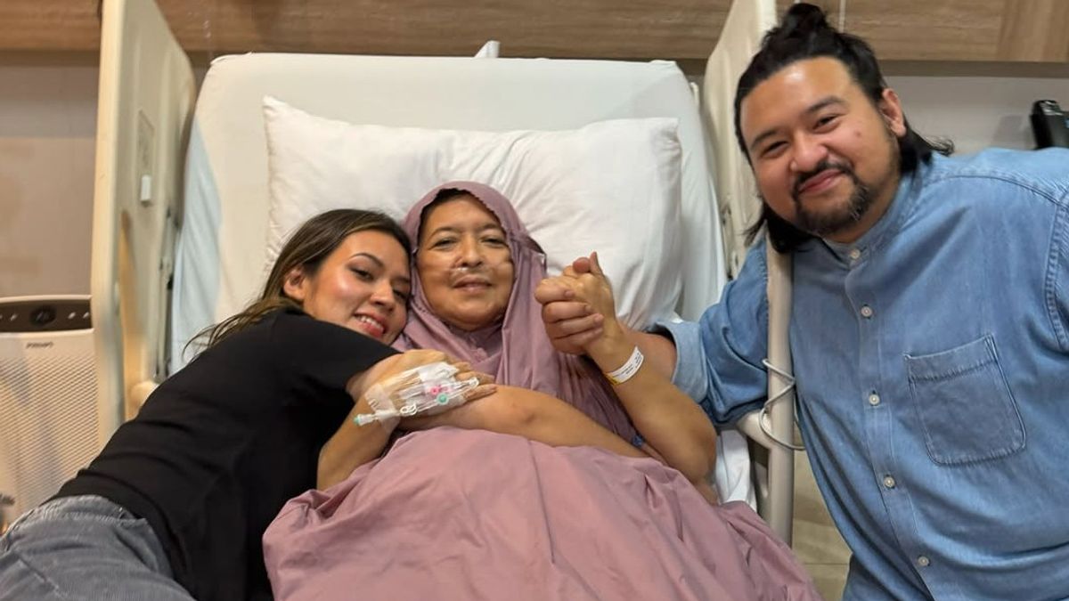 Raisa Andriana dan keluarganya.