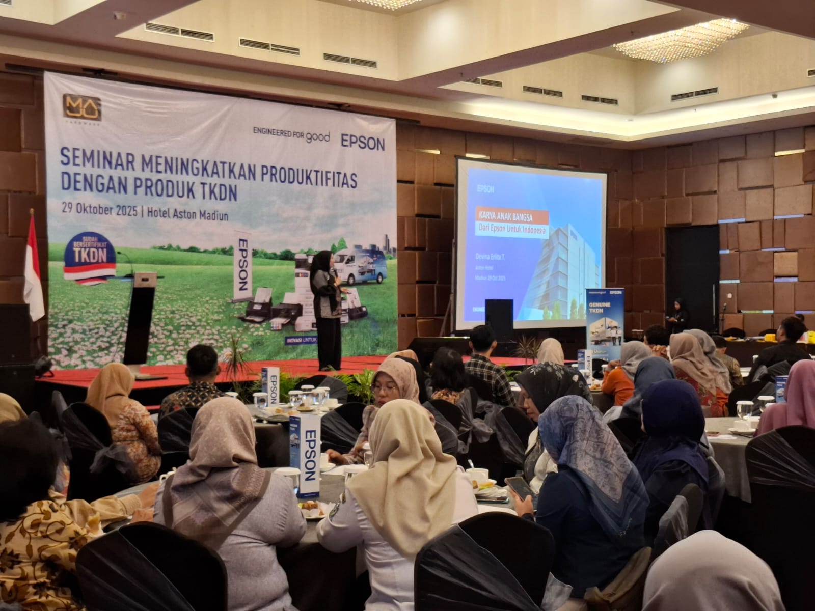 Epson Indonesia bersama Maju Hardware Madiun menggelar seminar bertajuk Meningkatkan Produktivitas dengan Produk TKDN di Aston Madiun Hotel Conference Center.
