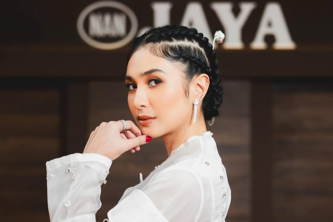 Ilustrasi Mikha Tambayong