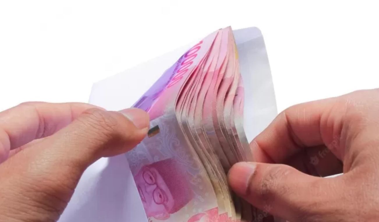 Bansos PKH dan BPNT tahap 4 mulai cair di berbagai daerah. Pastikan nama Anda terdaftar sebagai penerima resmi Kemensos sebelum akhir November 2025!