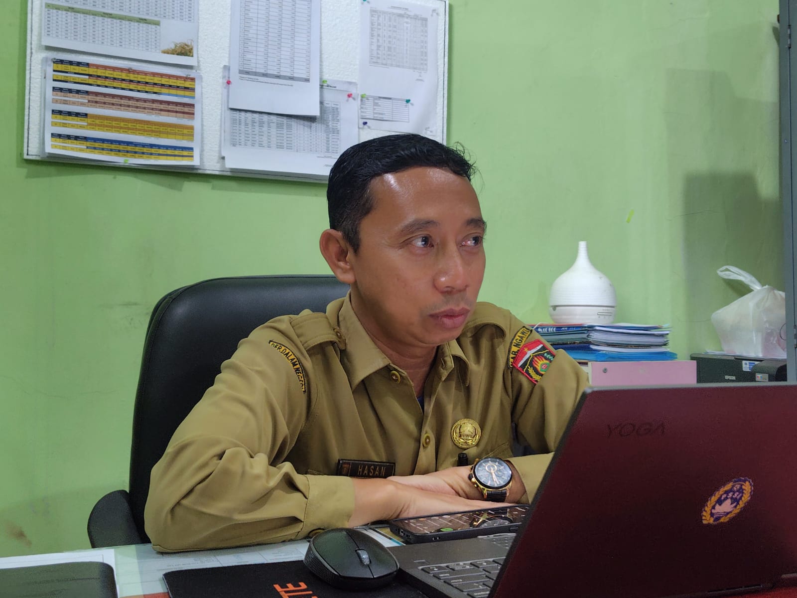 Lahan yang sebelumnya disiapkan untuk kunjungan Presiden Prabowo Subianto di Ngawi akhirnya dipanen oleh petani karena belum ada kepastian jadwal.