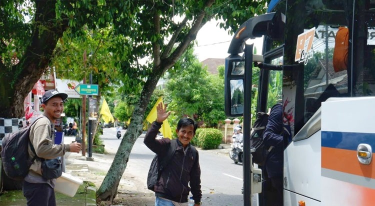 Sejumlah guru madrasah di Pacitan bertolak ke Jakarta untuk mengikuti aksi nasional menuntut pengangkatan menjadi PPPK, kemarin (30/10).