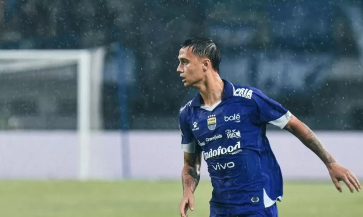 Eliano Reijnders, pemain versatile andalan Persib Bandung.