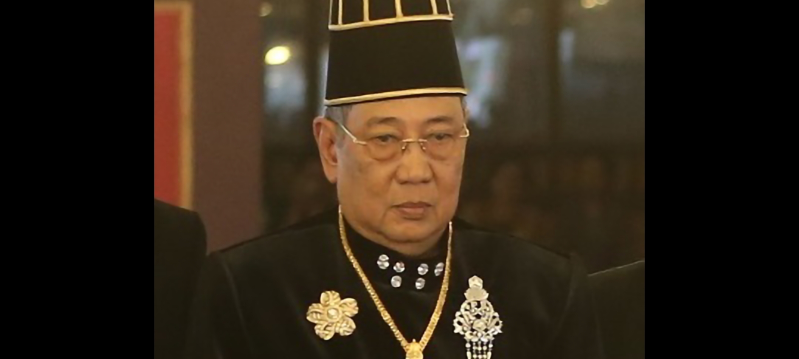 Sri Susuhunan Pakubuwono XIII meninggal.
