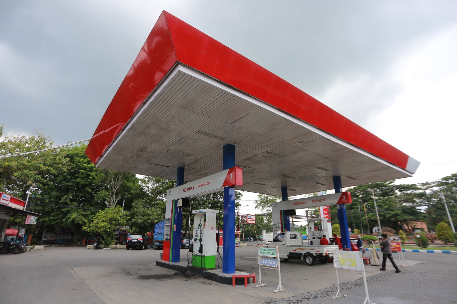 Stok solar di SPBU Basuki Rahmat sempat kosong pekan lalu, namun Pertamina memastikan pasokan kini kembali normal. BAGAS BIMANTARA/JAWA POS RADAR MADIUN