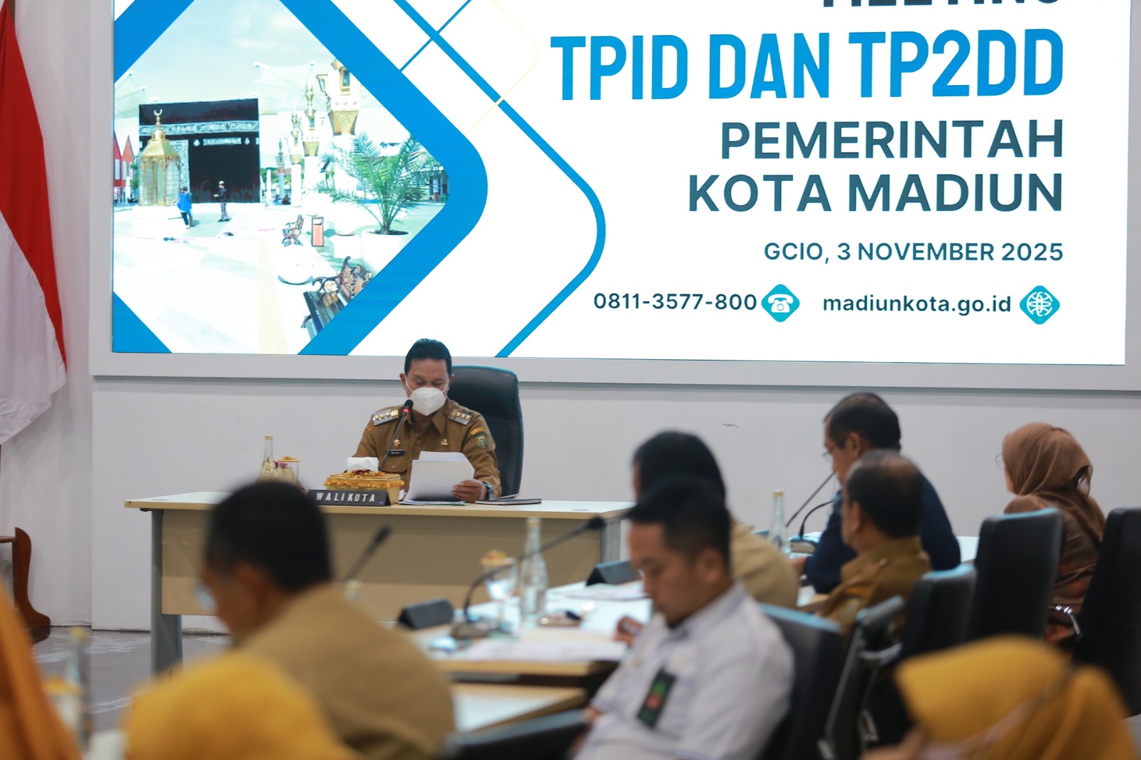 Wali Kota Maidi memimpin rapat TPID bersama stakeholder di Gedung GCIO membahas strategi antisipasi inflasi akhir tahun, kemarin (3/11). BAGAS BIMANTARA/RADAR MADIUN