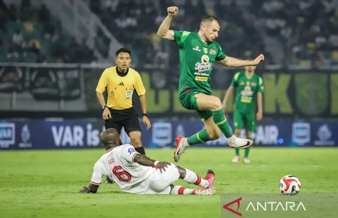 Eduardo Perez puji mental pemain Persebaya usai menang 2-1 atas Persis Solo.