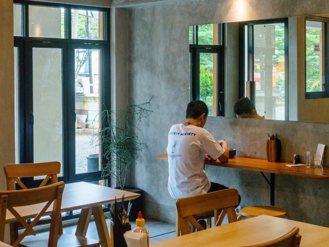 Ilustrasi Restoran Manje - Bowls, Baos, Brews
