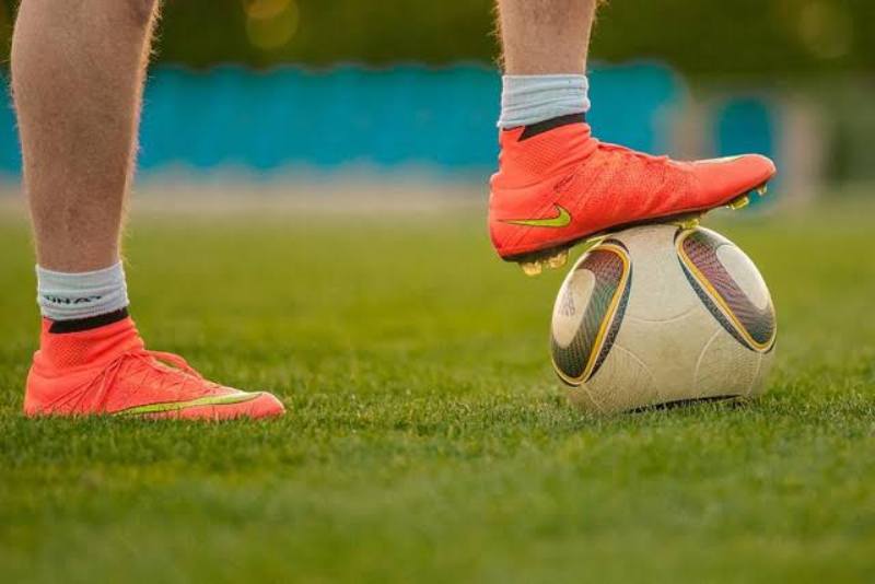 Tips memilih sepatu sepak bola.