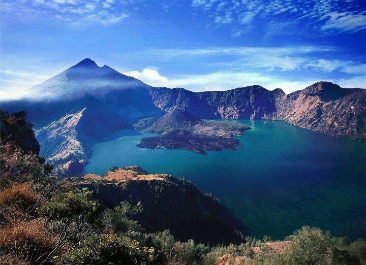 Pemandangan indah  Gunung Rinjani, Lombok.
