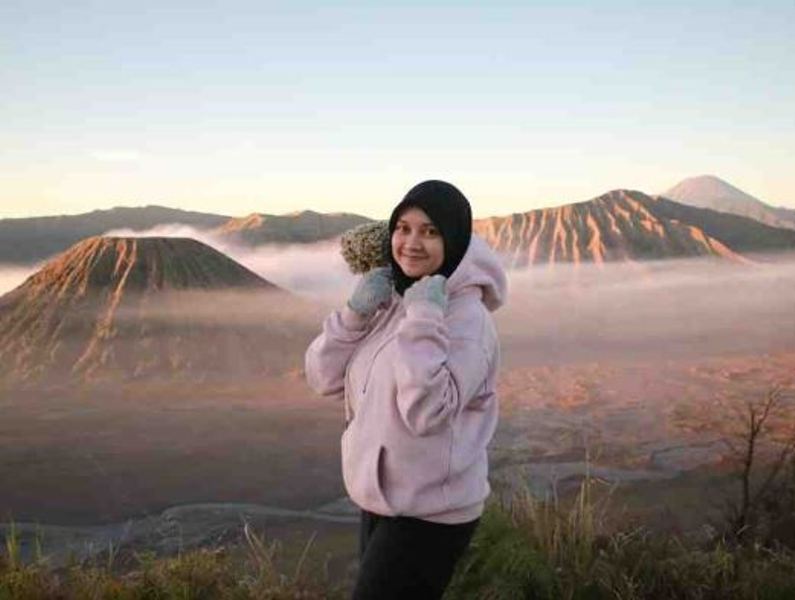 Pemandangan pagi yang menyejukkan di Bromo, Jawa Timur.