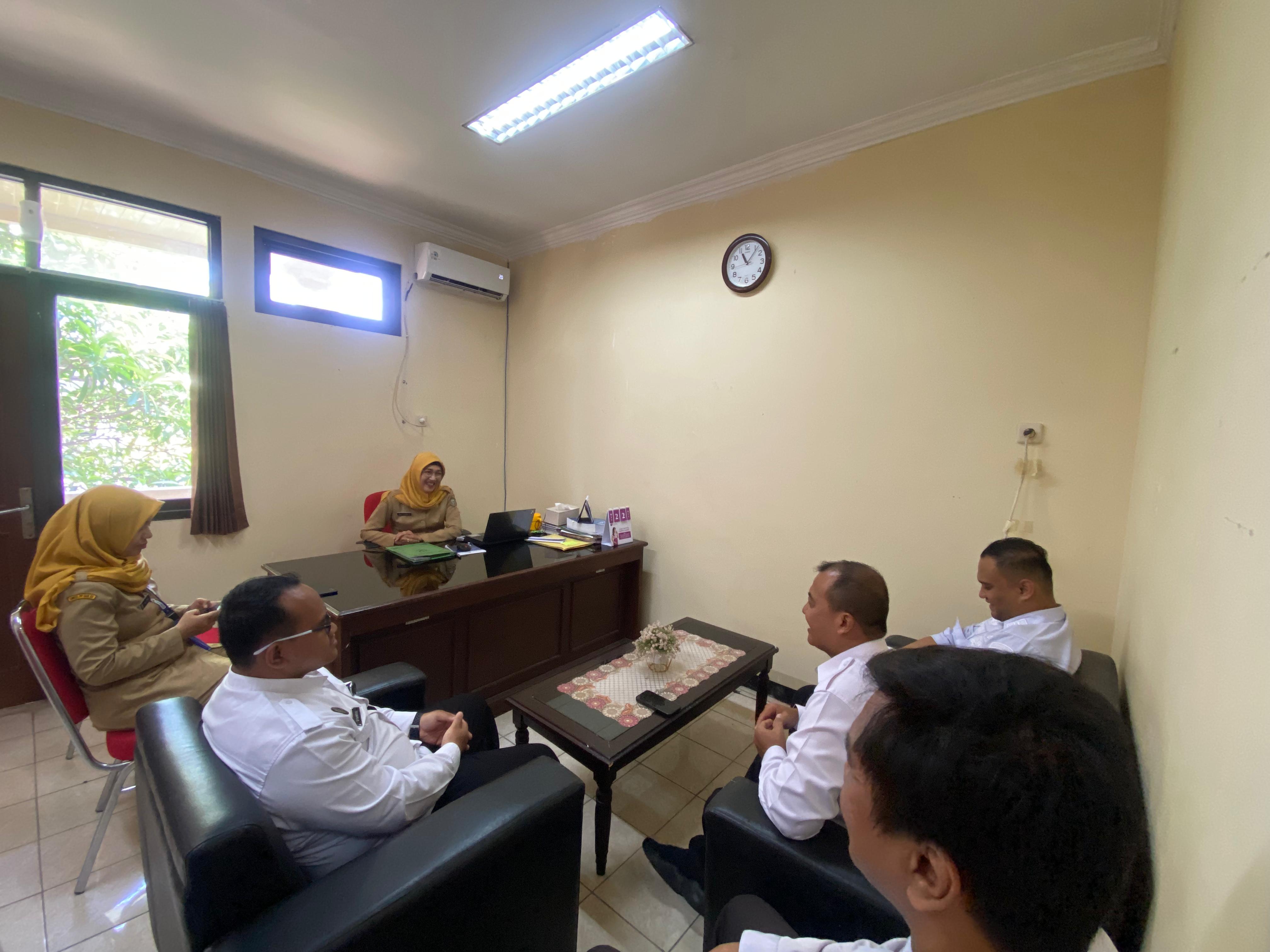 Kabid Pembinaan Lapas I Madiun Arjiunna bersama tim berkoordinasi dengan Dinas Kesehatan Kota Madiun untuk memperkuat sinergi layanan kesehatan warga binaan.